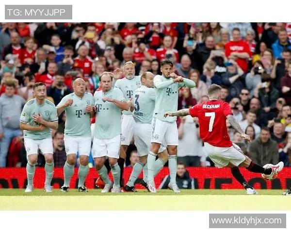 曼联与拜仁元老赛精彩回顾录像重温经典对决瞬间